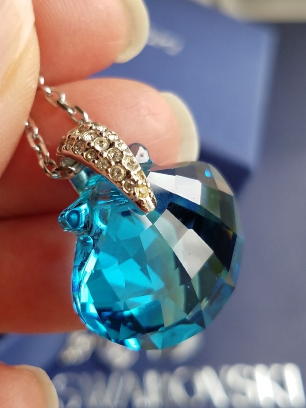 AUTHENTIC Swarovski Limited Edition Turquoise Seashell Necklace